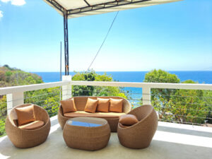 palm beach accommodation with a sea view